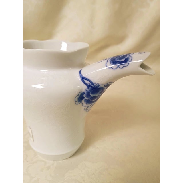 2020s Vista Alegre Blue Bird Milk Jug Crown Model Porcelain Creamer Pitcher Discontinued Portugal Chinoiserie Replacement Tableware For Sale - Image 5 of 8