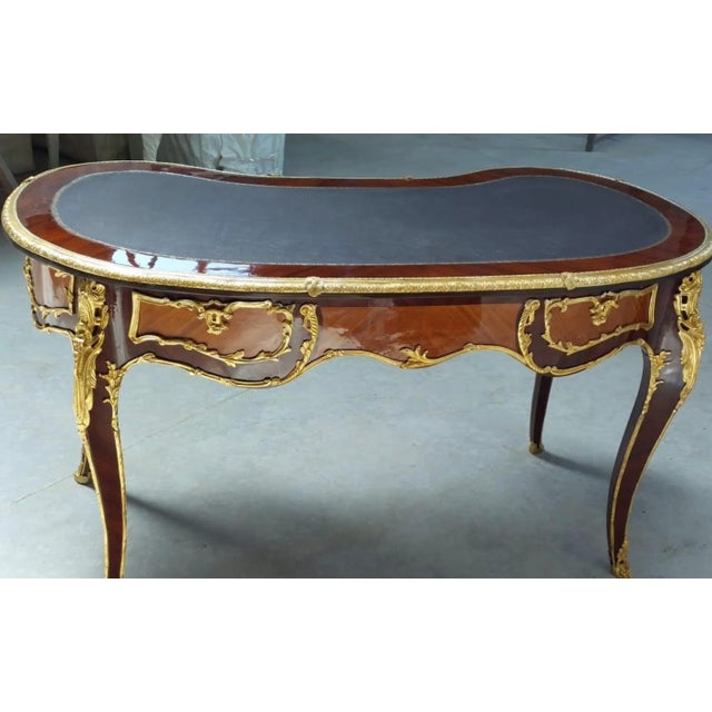 French 1980s Vintage Louis XV Kidney Shape Traditional Writing Desk For Sale - Image 3 of 6