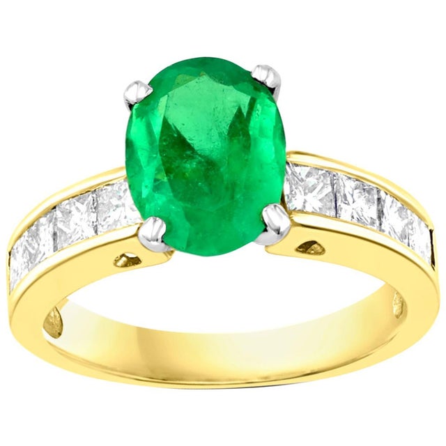 Oval Emerald and Diamond Ring 14 Karat Yellow Gold For Sale - Image 15 of 18