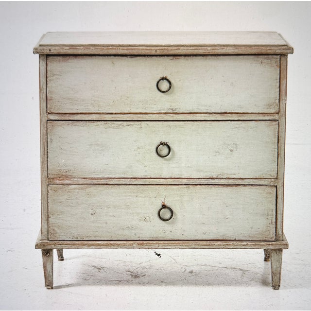 Small Chest of Drawers, 1800 For Sale - Image 4 of 4