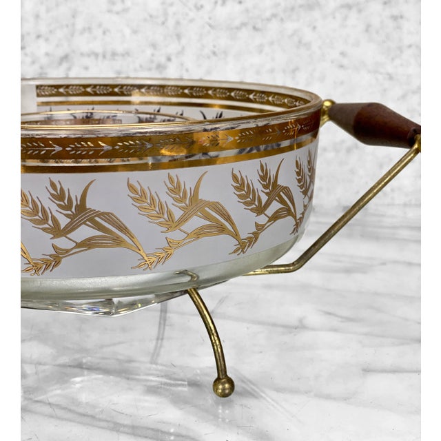 Mid-Century Golden Foliage Wheat Double Glass Bowl Chip & Dip Serving Caddy For Sale - Image 9 of 10