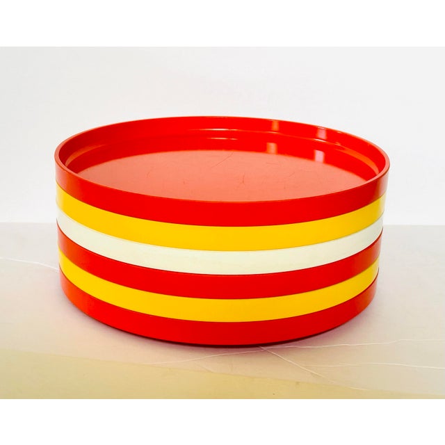 Those Italians, they just know design! This set of 6 Massimo Vignelli Heller Italian dinner plates are great for dining...
