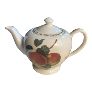 1990s Queen’s Hooker Fruit Apple Tea Pot& Lid, Made in India