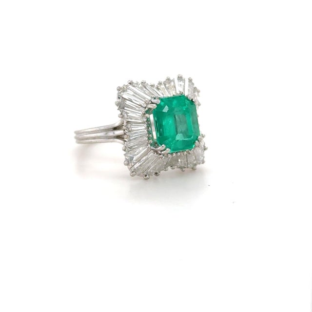 1960s Carl Bucherer, Emerald and Diamond Ballerina Ring, Size 6 For Sale - Image 4 of 5
