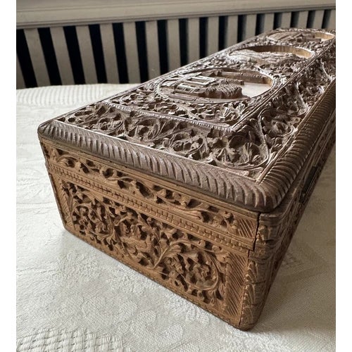 Antique Early 20th Century India Sandalwood Taj Mahal Carved Box With Lock For Sale In Minneapolis - Image 6 of 10
