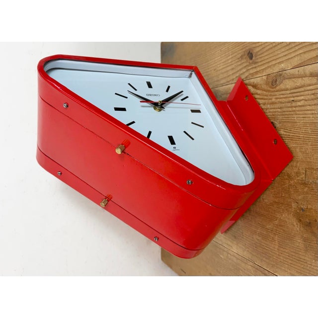 Industrial Vintage Red Ships Double-Sided Wall Clock from SEIKO, 1970s For Sale - Image 3 of 18