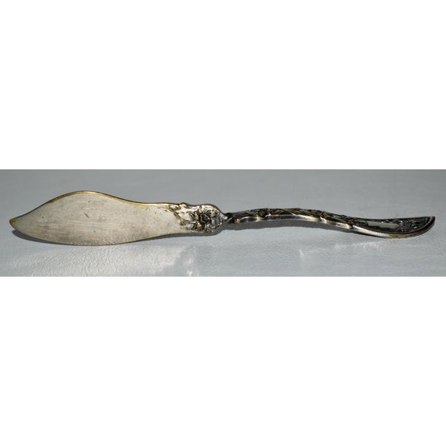 Art Nouveau Antique Art Nouveau Silver 1908 Flat Twisted Handle Master Butter Knife Flatware For Sale - Image 3 of 10
