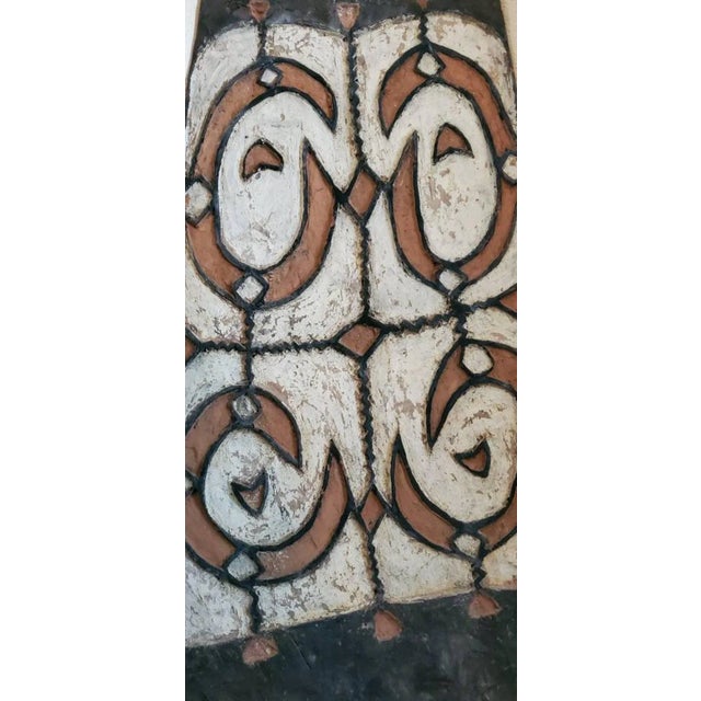 Orange Important Monumental Antique Oceanic Papuan Asmat Carved Wood War Shield For Sale - Image 8 of 13