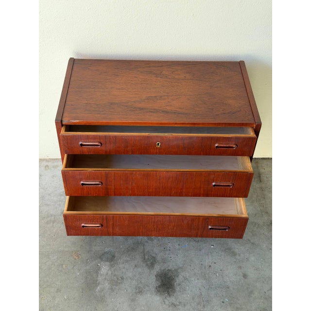 1960s Mid Century Danish Teak 3 Drawer Chest – Vintage Scandinavian Small Dresser on Tapered Legs For Sale In Los Angeles - Image 6 of 10
