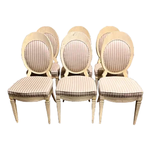 1970s Set of 6 Mastercraft Cream Spoon-Back Dining Chairs Professionally Painted