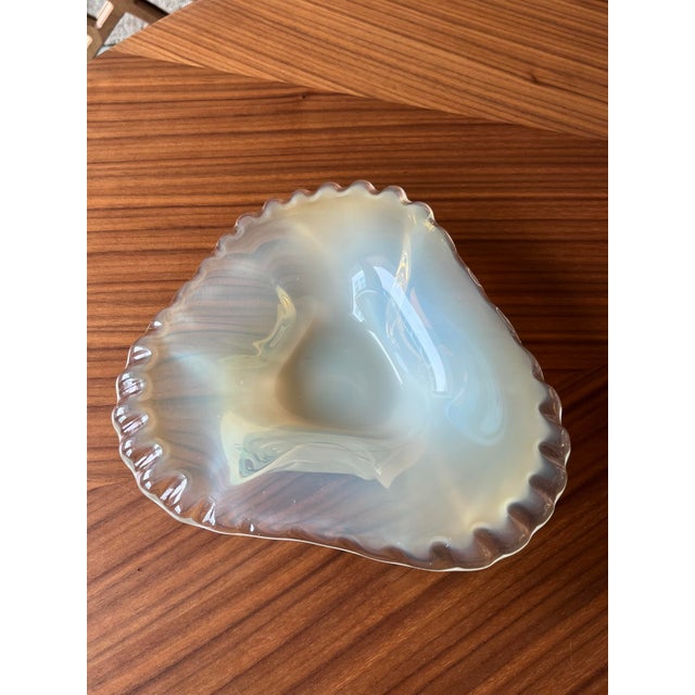 A gorgeous vintage piece of Italian opalescent "jelly fish" art glass featuring a delicately ruffled edge on a heavy...