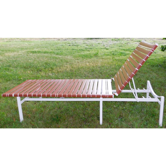 Brown Jordan Vintage Brown Jordan Regent II Chaise Lounge | Mid-Century Modern Aluminum Patio Recliner For Sale - Image 4 of 18