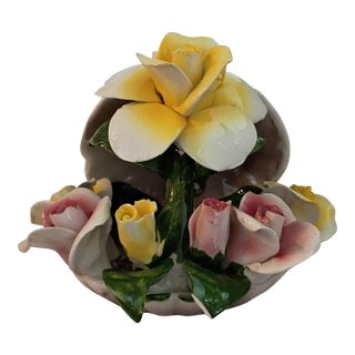 Vintage Mid-20th Century Italian Capodimonte Porcelain Pink & Yellow Roses Clam Shell Centerpiece Figurine For Sale