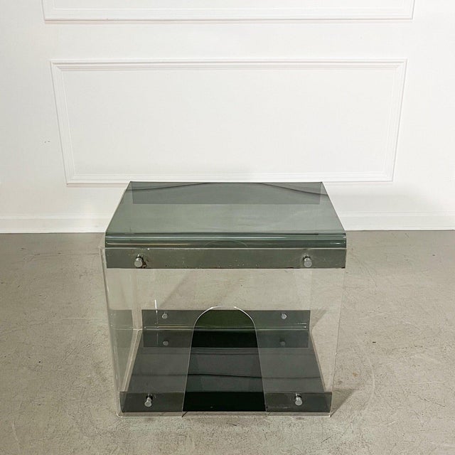 1960s 60's Modern Smoked and Clear Lucite with Chrome Magazine Table For Sale - Image 5 of 9