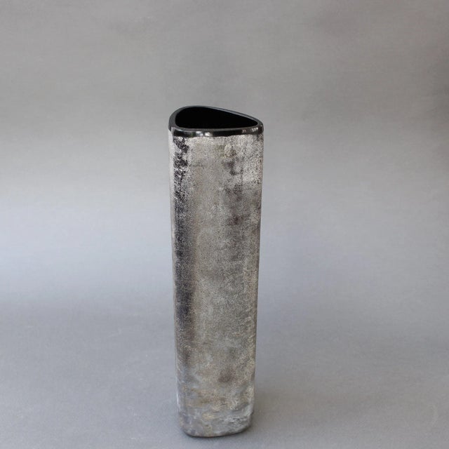 Italian glass 'scavo' vase by alfredo barbini, murano (circa 1970s). This vase has a rounded triangular opening. Scavo...