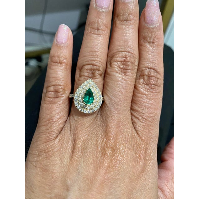 1.38 Carat Colombian Emerald Double Halo Diamond Yellow Gold Ring, Size 6.5 For Sale In Los Angeles - Image 6 of 10