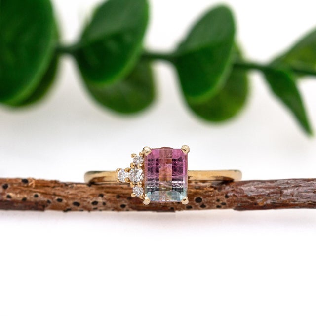 Contemporary 1ct Bi-Color Tourmaline and Earth Mined Accented Diamonds Ring in 14k Solid Gold For Sale - Image 3 of 7