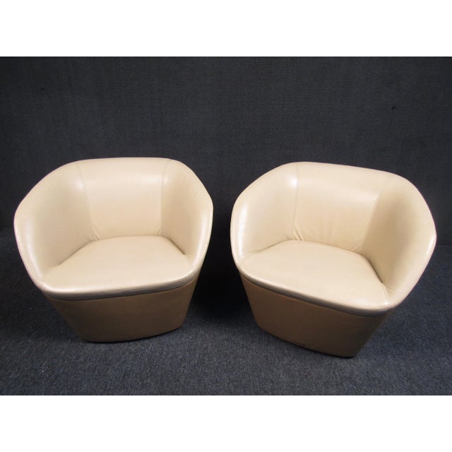 Textile 1970s Pair of Vintage Modern Two-Tone Leather Tub Chairs - 2 Pieces For Sale - Image 7 of 12