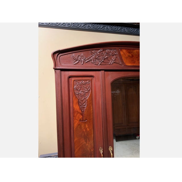 Antique Art Nouveau Wardrobe from École Nancy, 1910 For Sale - Image 3 of 11