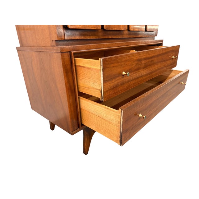 Kent Coffey Mid-Century Modern Kent Coffey Insignia 4-Piece Walnut Bedroom Set For Sale - Image 4 of 13