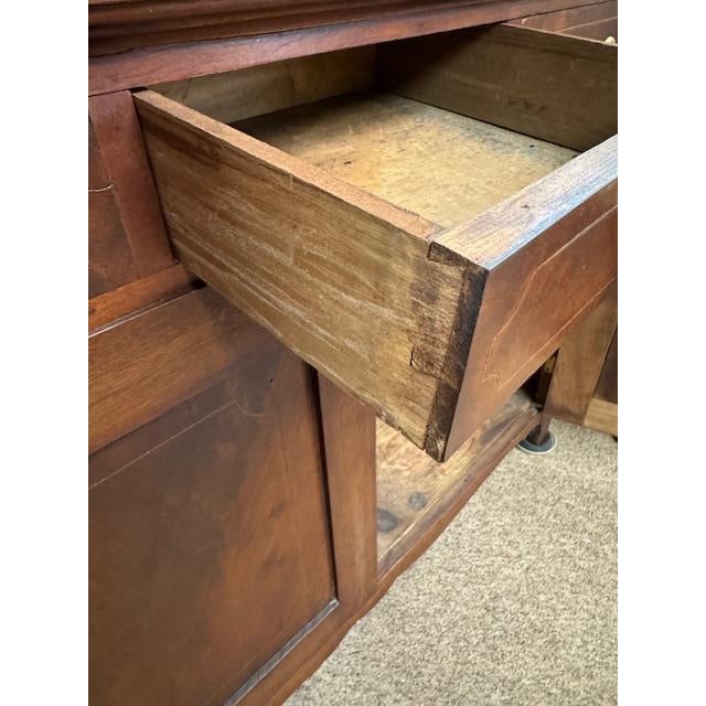 Early 20th Century Bench Made Inlaid Mahogany Federal Style 2 Piece Corner Cupboard For Sale - Image 9 of 14