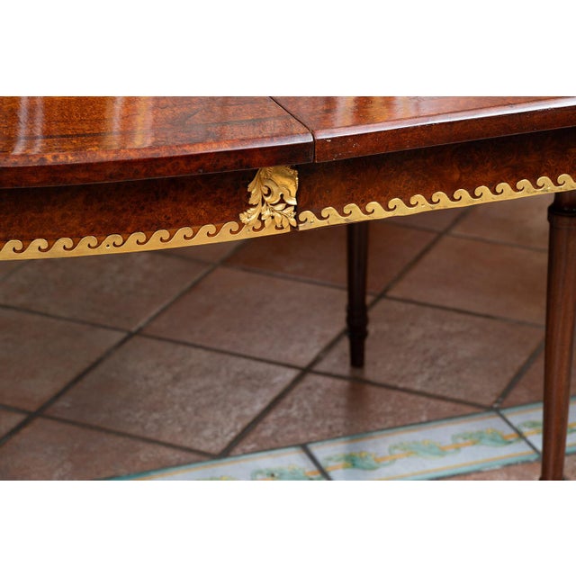 Antique 19th Century Napoleon III Extendable Table with Chairs in Thuja Burl and Mahogany, France, Set of 7 For Sale - Image 3 of 8