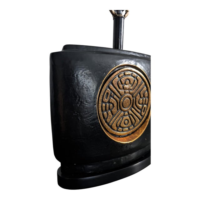 Postmodern Vintage Black & Gold Chinoiserie Table Lamp With Asian Medallion and Matching Finial For Sale - Image 3 of 13