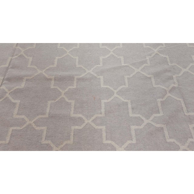 Doris Leslie Blau Dhurrie Vintage Light Gray - Handmade Carpet For Sale In New York - Image 6 of 8