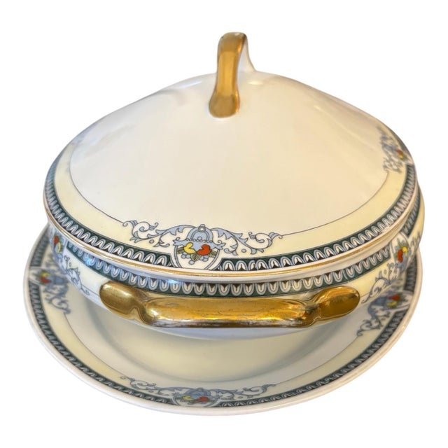 Traditional 1930s Meito China Hand-Painted Covered Casserole & Underplate, 3 Pieces For Sale - Image 3 of 12