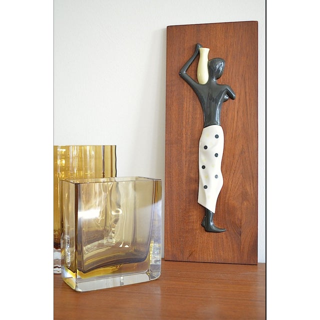 Porcelain wall plaque by designer Peter Müller for the Sgrafo Modern manufactory - Porcelain figurine as a wall sculpture...