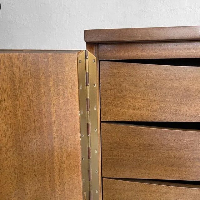 1950s Paul McCobb for Calvin Concealed Mahogany Dresser For Sale - Image 11 of 12