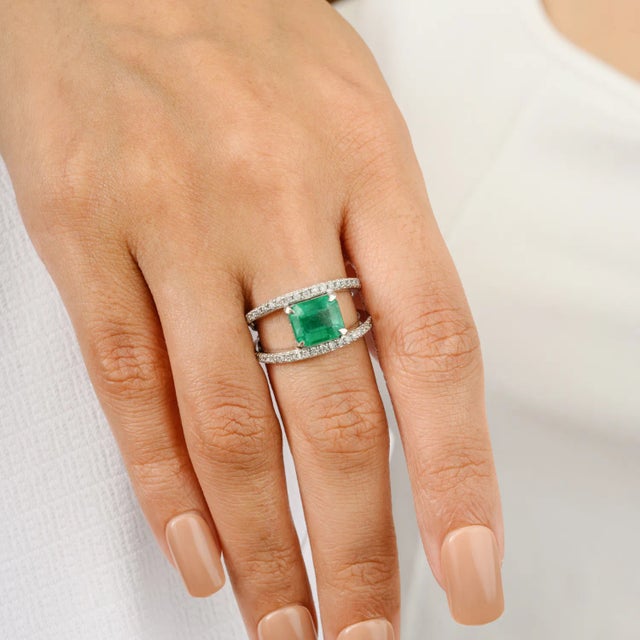 Cushion Cut Emerald & Diamond Double Band Engagement Ring Size 6 For Sale - Image 4 of 11