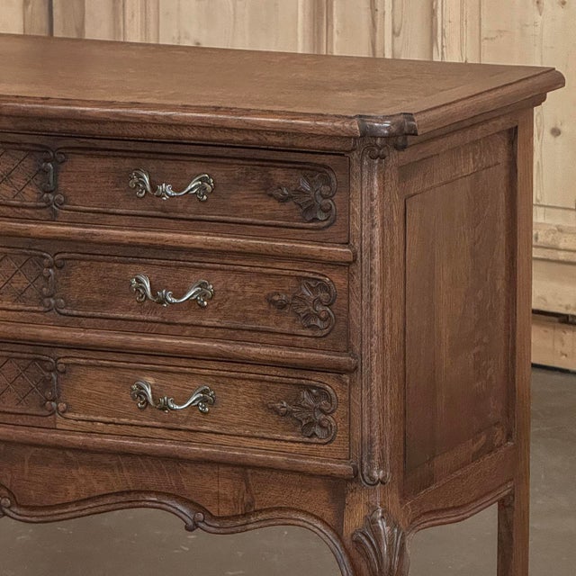 Country French Régence Style Chest of Drawers ~ Commode With Cabriole Legs For Sale - Image 10 of 18