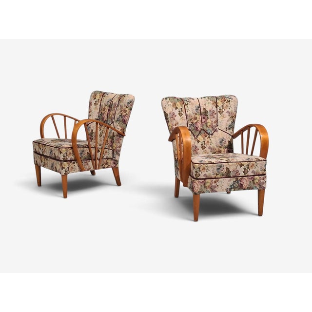 Swedish Mid-Century Modern, Armchairs or Lounge Chairs, Elm, Floral Fabric, Sweden, 1940s A charming pair of Swedish...