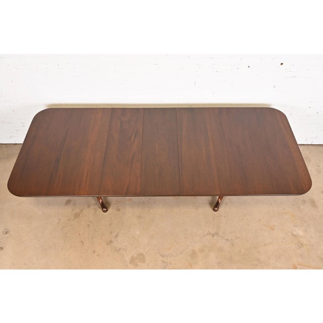 Henkel Harris Georgian Solid Mahogany Double Pedestal Extension Dining Table, Newly Refinished For Sale In South Bend - Image 6 of 12