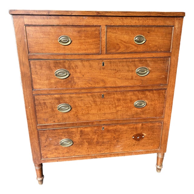 Antique American Federal Mahogany Chest of Drawers, Circa 1820 For Sale