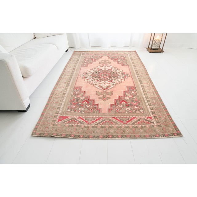 Vintage Turkish Area Rug, 9'9" X 5'4" Hand-Knotted Floral Oushak Carpet, Soft Pink and Taupe Decorative Wool and Cotton Blend Rug For Sale - Image 4 of 9