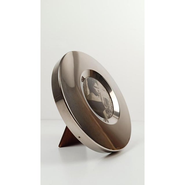 Wood Mid-Century Round Silver-Plated and Teak Picture Frame, Italy, 1970s For Sale - Image 7 of 18