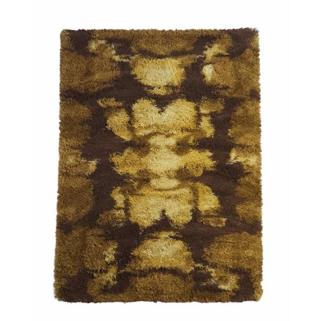 Mid-Century Modern Olive Green Rug in Wool, Germany, 1970s, in Very Good conditions. Designed 1970 to 1979