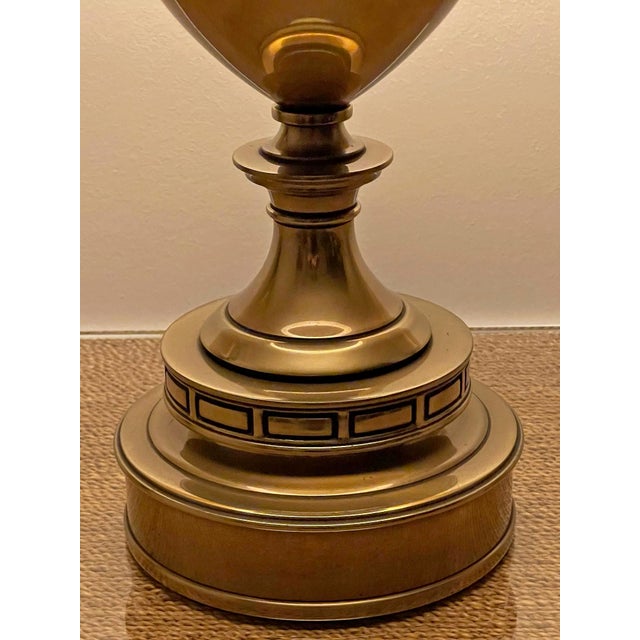 Hollywood Regency Vintage Stiffel Brass Urn Table Lamp For Sale - Image 3 of 7