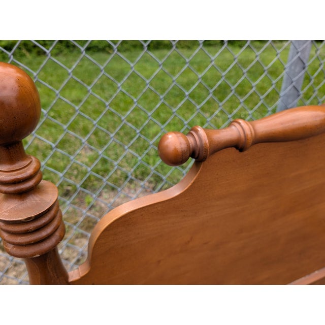 American Mid 20th Century Solid Maple Colonial Early American Twin Size Cannonball Bed Frame For Sale - Image 3 of 8