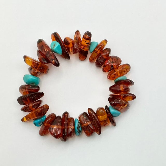 1980s 1980s Vintage Boho Chic Baltic Amber & Faux Turquoise Nugget Beaded Bracelet - 7” For Sale - Image 5 of 7