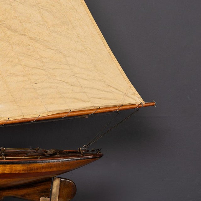 Large Vintage English Gaff Rigged Pond Yacht, 1930 For Sale - Image 9 of 18