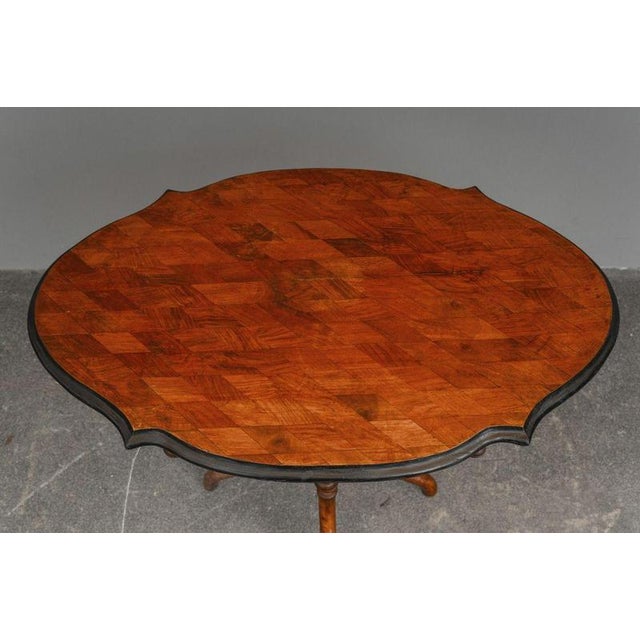 Mid-19th Century Biedermeier Salon Table in Walnut For Sale - Image 10 of 18