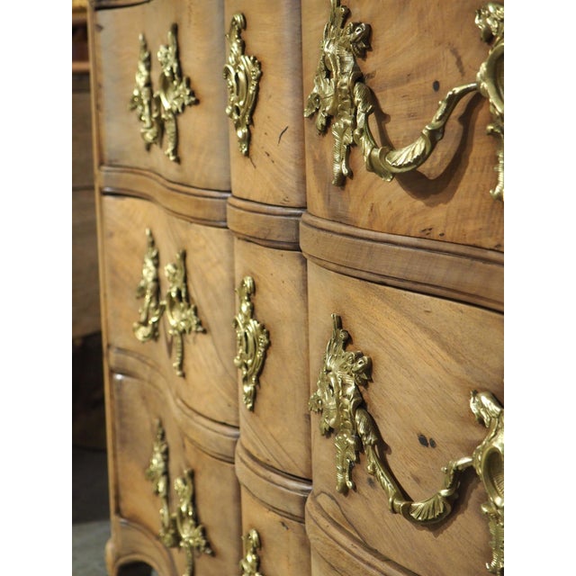 Circa 1750 French Crossbow Front Commode in Lightly Scrubbed Walnut For Sale - Image 16 of 18