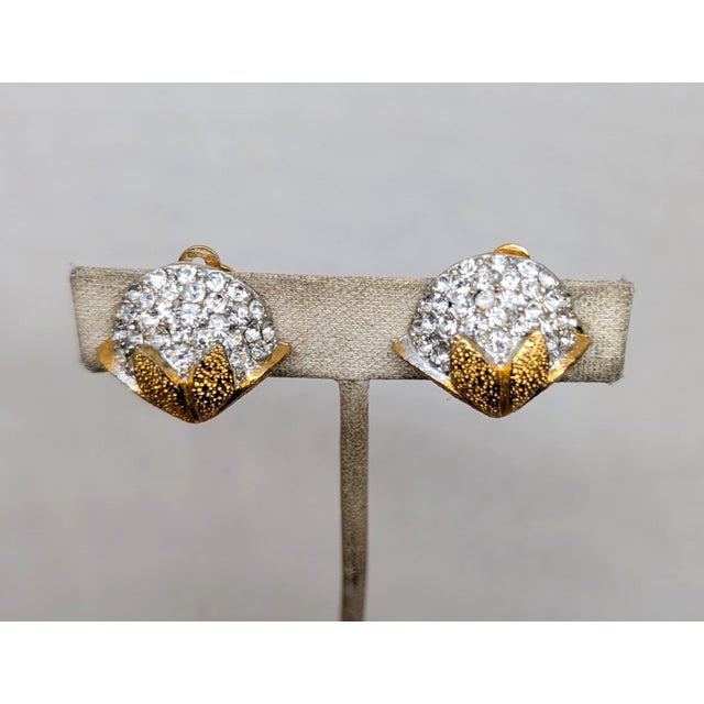Mid-Century Modern Vintage 1960s Signed Hattie Carnegie Pavé Clear Rhinestone Clip Earrings-2 Pieces For Sale - Image 3 of 7