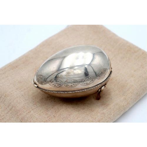 Silver Egg-Shaped Soap Dish For Sale - Image 5 of 5