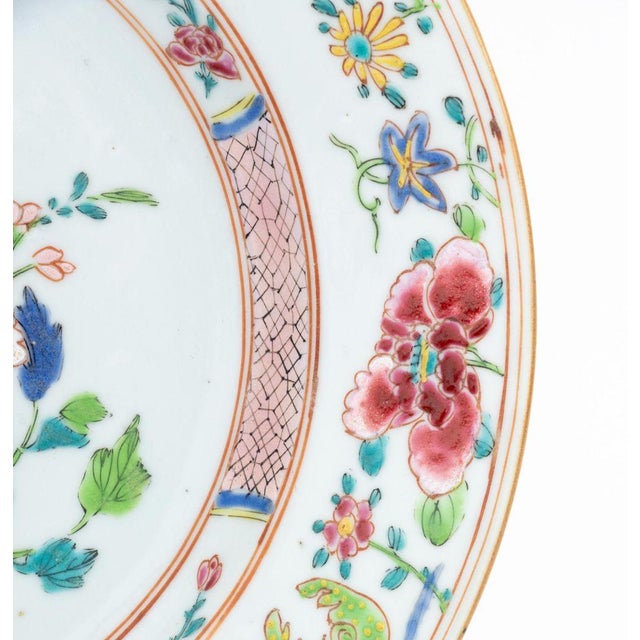 Chinese Export Famille Rose Porcelain Plates, 4 For Sale - Image 4 of 17