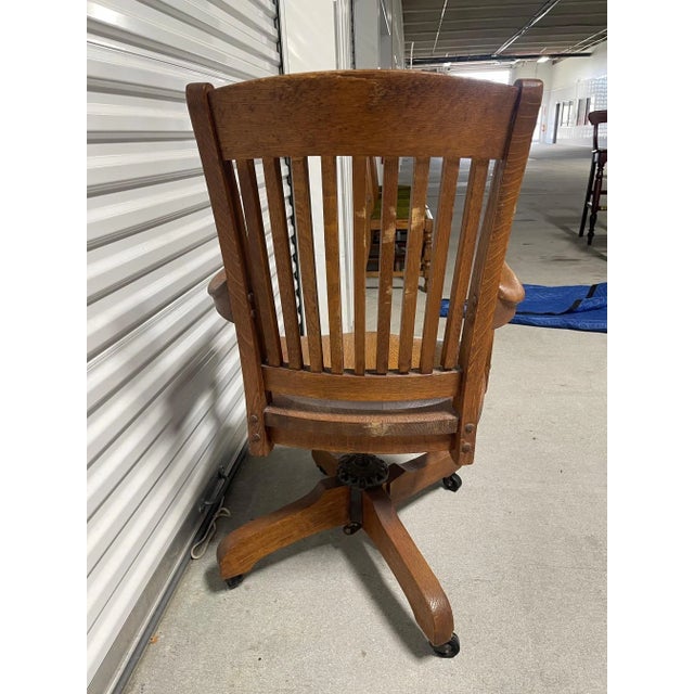 Early 20th Century English Industrial Oak "Captain Chair" or Swivel Chair, Circa 1900's For Sale - Image 5 of 7