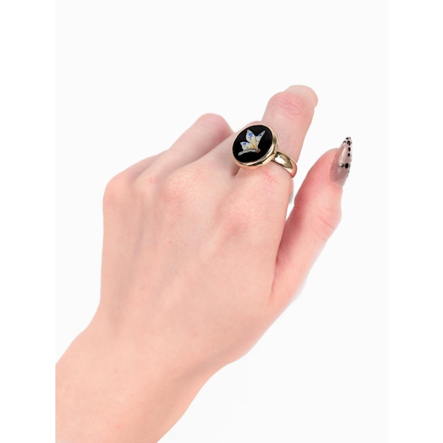 Mid-Century Modern Vintage 9k Yellow Gold & Enamel Butterfly Signet Style Ring For Sale - Image 3 of 12